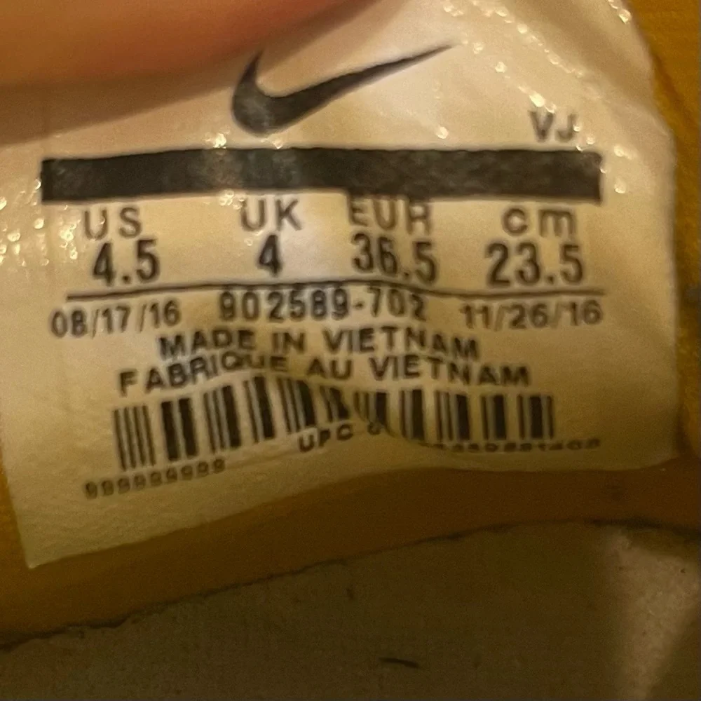 NIKE ZOOM REV TB Gold Orange Yellow Kids size 4.5